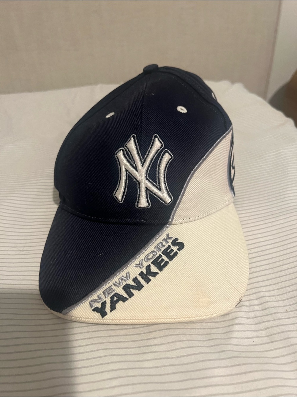 New York Yankees Two-Tone Navy & White Baseball Cap